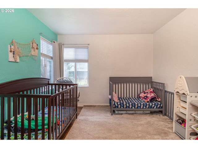 575 W CENTER St, Roseburg, OR 97471