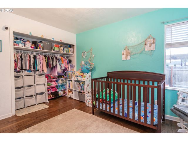 575 W CENTER St, Roseburg, OR 97471