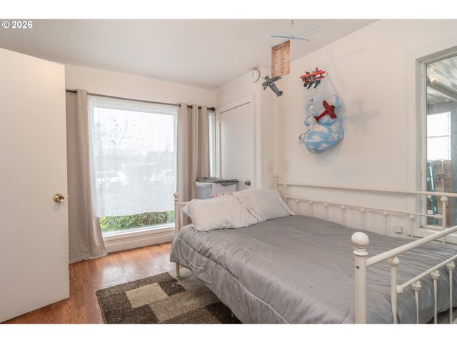 575 W CENTER St, Roseburg, OR 97471