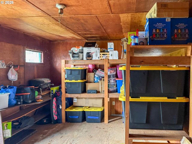 575 W CENTER St, Roseburg, OR 97471