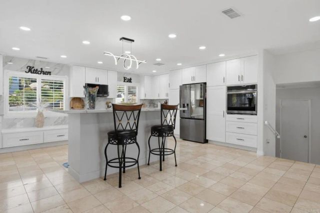 10629 Meadow Glen Way E, Escondido, CA 92026