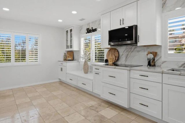 10629 Meadow Glen Way E, Escondido, CA 92026