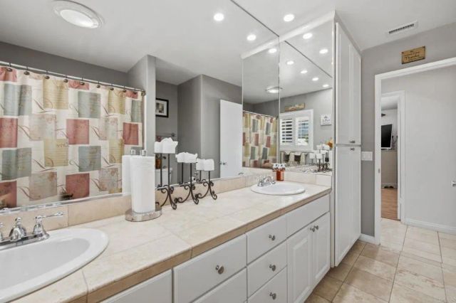 10629 Meadow Glen Way E, Escondido, CA 92026