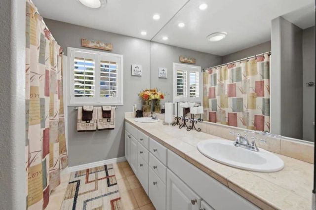 10629 Meadow Glen Way E, Escondido, CA 92026