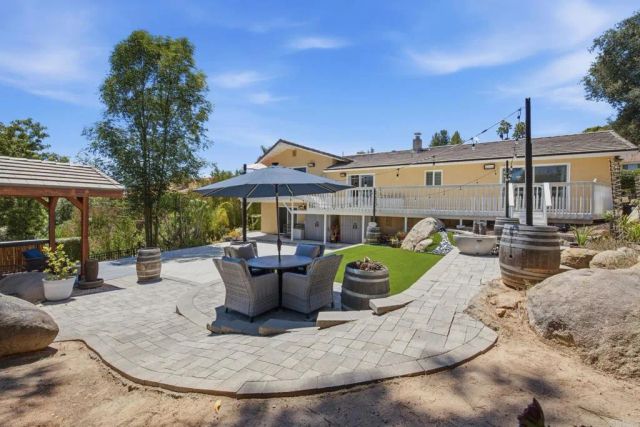 10629 Meadow Glen Way E, Escondido, CA 92026