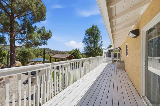 10629 Meadow Glen Way E, Escondido, CA 92026