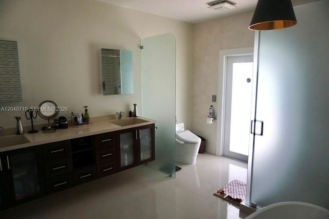 6940 SW 89th Ct, Miami, FL 33173