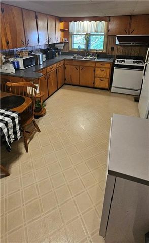 106 W Cedar Street, Waverly, MO 64096