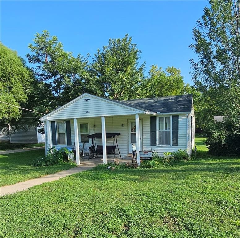 106 W Cedar Street, Waverly, MO 64096