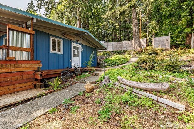 40 N Triton Head Drive, Lilliwaup, WA 98555