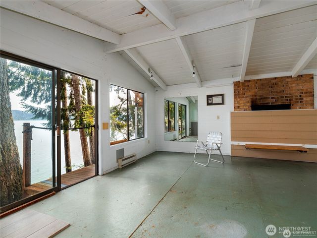 40 N Triton Head Drive, Lilliwaup, WA 98555