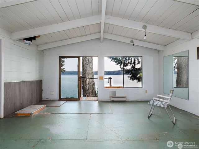 40 N Triton Head Drive, Lilliwaup, WA 98555