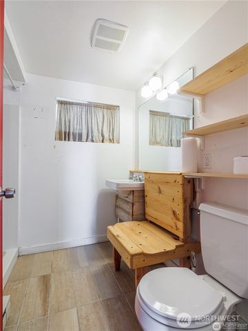 40 N Triton Head Drive, Lilliwaup, WA 98555