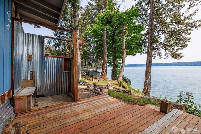 40 N Triton Head Drive, Lilliwaup, WA 98555