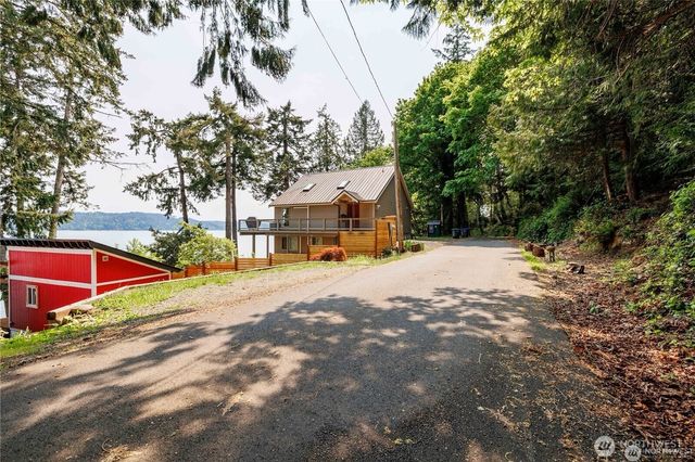 40 N Triton Head Drive, Lilliwaup, WA 98555