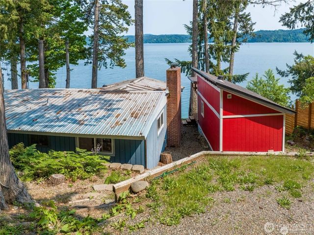 40 N Triton Head Drive, Lilliwaup, WA 98555