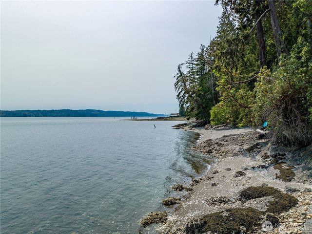 40 N Triton Head Drive, Lilliwaup, WA 98555