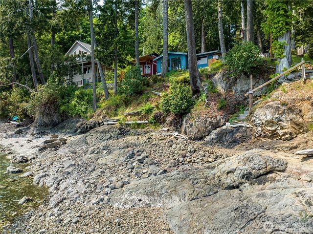 40 N Triton Head Drive, Lilliwaup, WA 98555