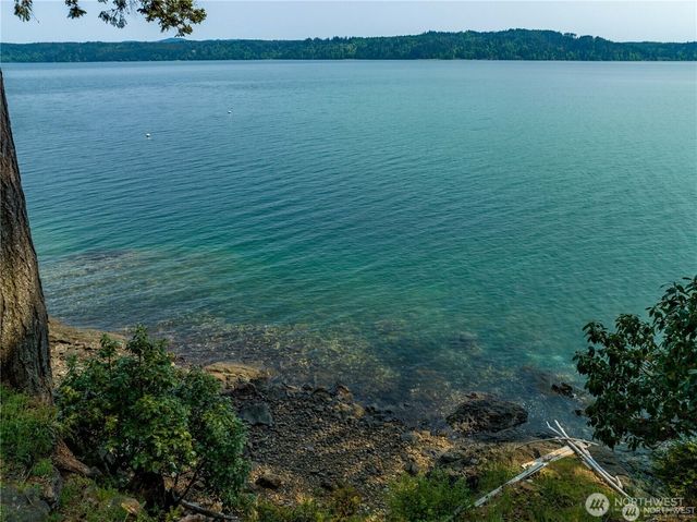 40 N Triton Head Drive, Lilliwaup, WA 98555