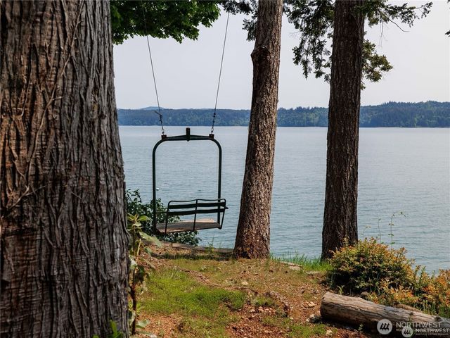 40 N Triton Head Drive, Lilliwaup, WA 98555