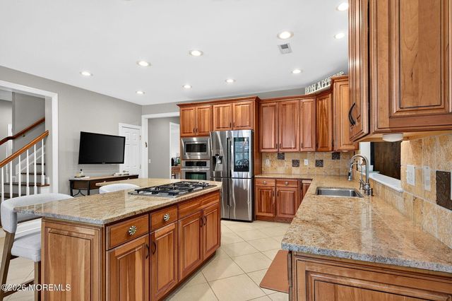 11 Palmer Circle, Millstone, NJ 08535
