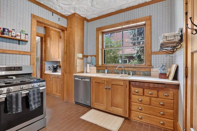 829 Church Street, Beloit, WI 53511