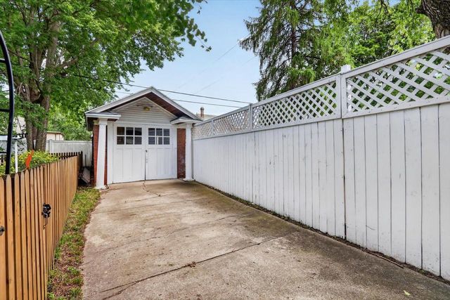 829 Church Street, Beloit, WI 53511