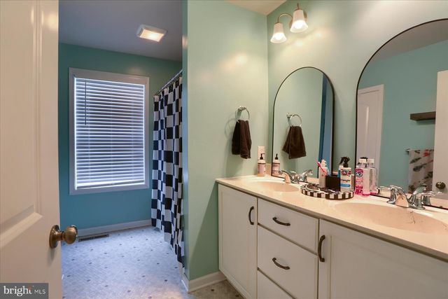 304 LEXINGTON LANE, Shippensburg, PA 17257