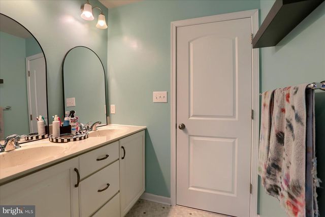 304 LEXINGTON LANE, Shippensburg, PA 17257