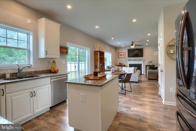 304 LEXINGTON LANE, Shippensburg, PA 17257