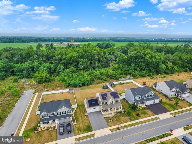 304 LEXINGTON LANE, Shippensburg, PA 17257