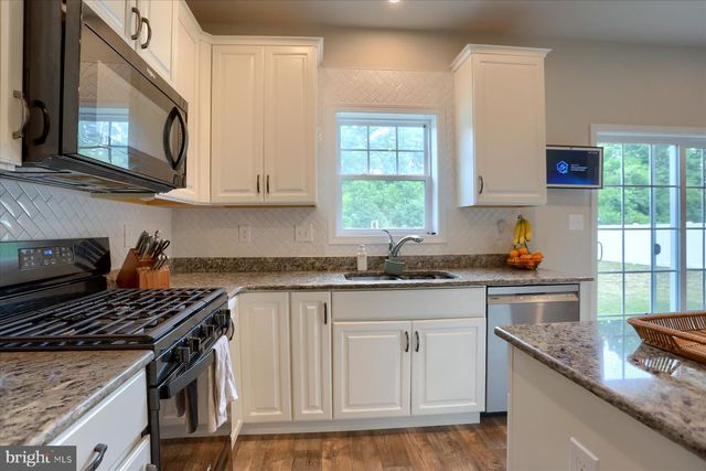 304 LEXINGTON LANE, Shippensburg, PA 17257