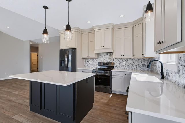 491 Elbert Drive, Hudson, WI 54016