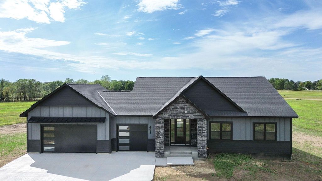 491 Elbert Drive, Hudson, WI 54016