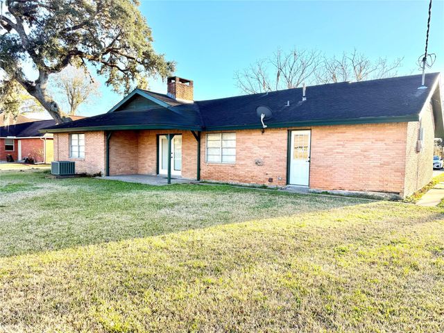 1206 Kent Street, Sweeny, TX 77480