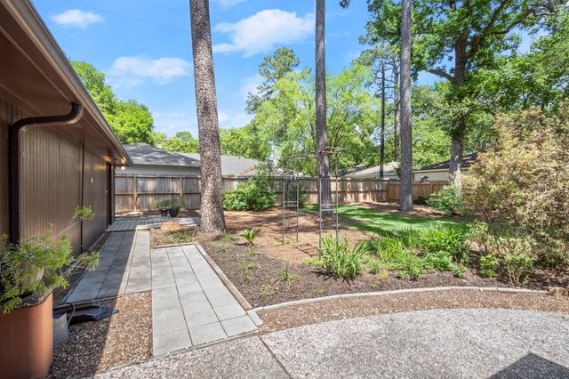 518 Magic Oaks Drive, Spring, TX 77388