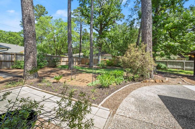 518 Magic Oaks Drive, Spring, TX 77388