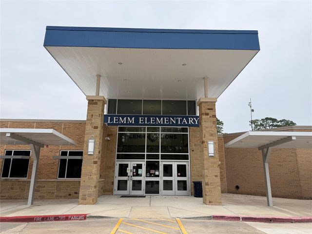 518 Magic Oaks Drive, Spring, TX 77388