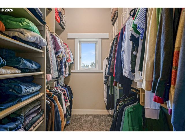 2015 LANDAGGARD Dr, Salem, OR 97304