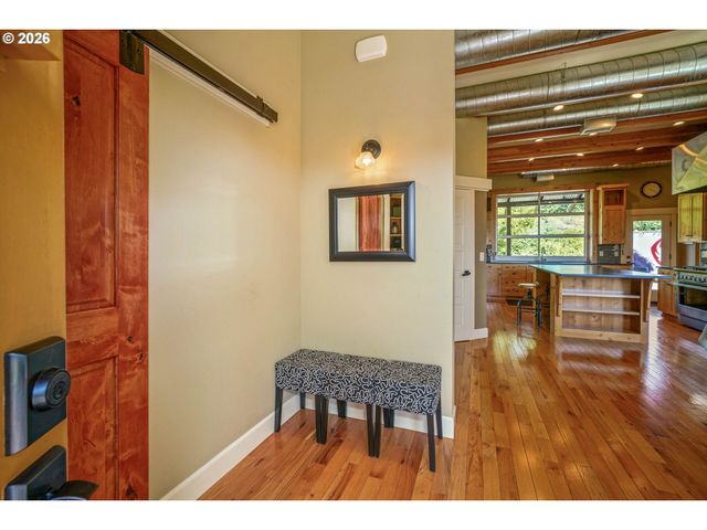 2015 LANDAGGARD Dr, Salem, OR 97304
