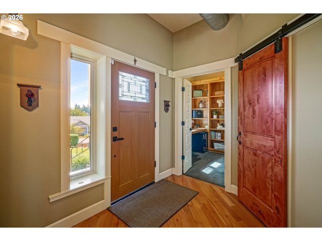 2015 LANDAGGARD Dr, Salem, OR 97304