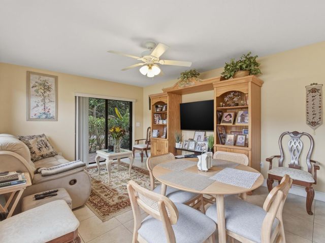 6345 Tall Cypress Circle, Greenacres, FL 33463