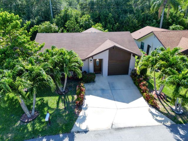 6345 Tall Cypress Circle, Greenacres, FL 33463