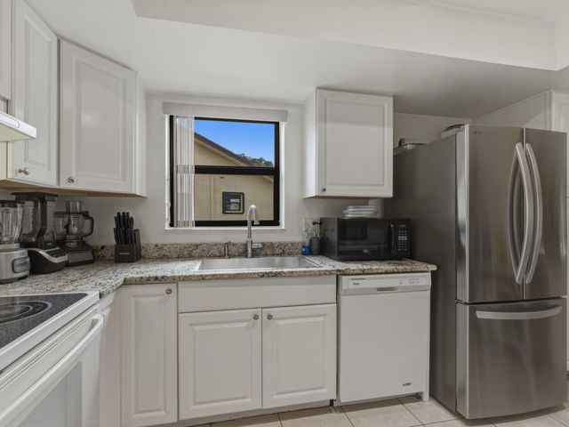 6345 Tall Cypress Circle, Greenacres, FL 33463