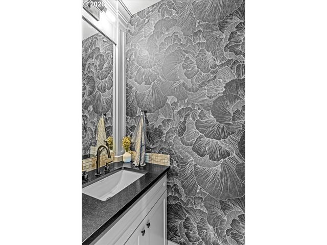 3969 N OVERLOOK Blvd B, Portland, OR 97227