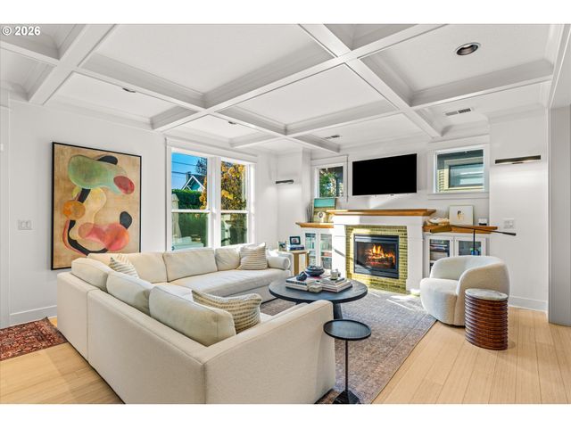 3969 N OVERLOOK Blvd B, Portland, OR 97227