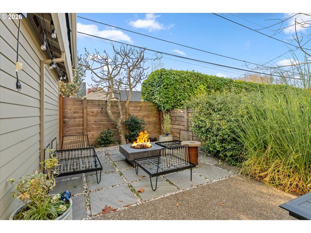 3969 N OVERLOOK Blvd B, Portland, OR 97227