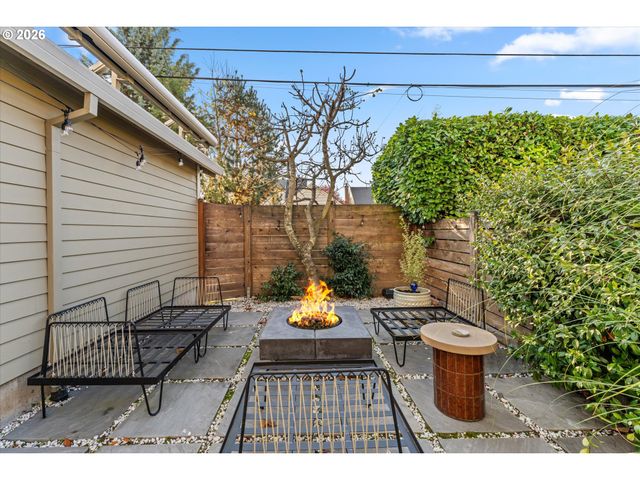 3969 N OVERLOOK Blvd B, Portland, OR 97227