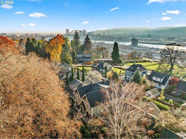 3969 N OVERLOOK Blvd B, Portland, OR 97227