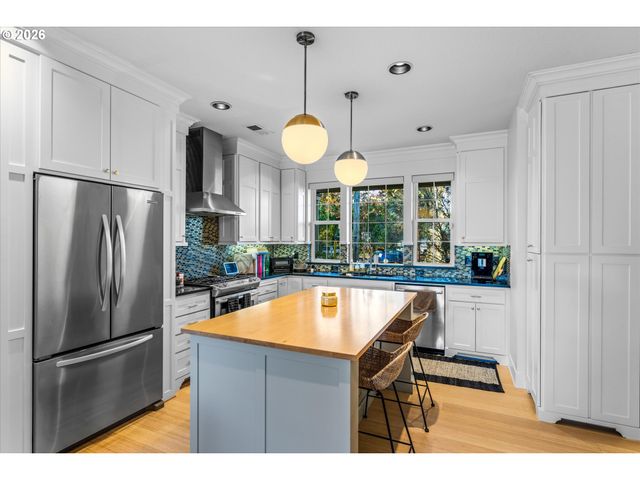 3969 N OVERLOOK Blvd B, Portland, OR 97227